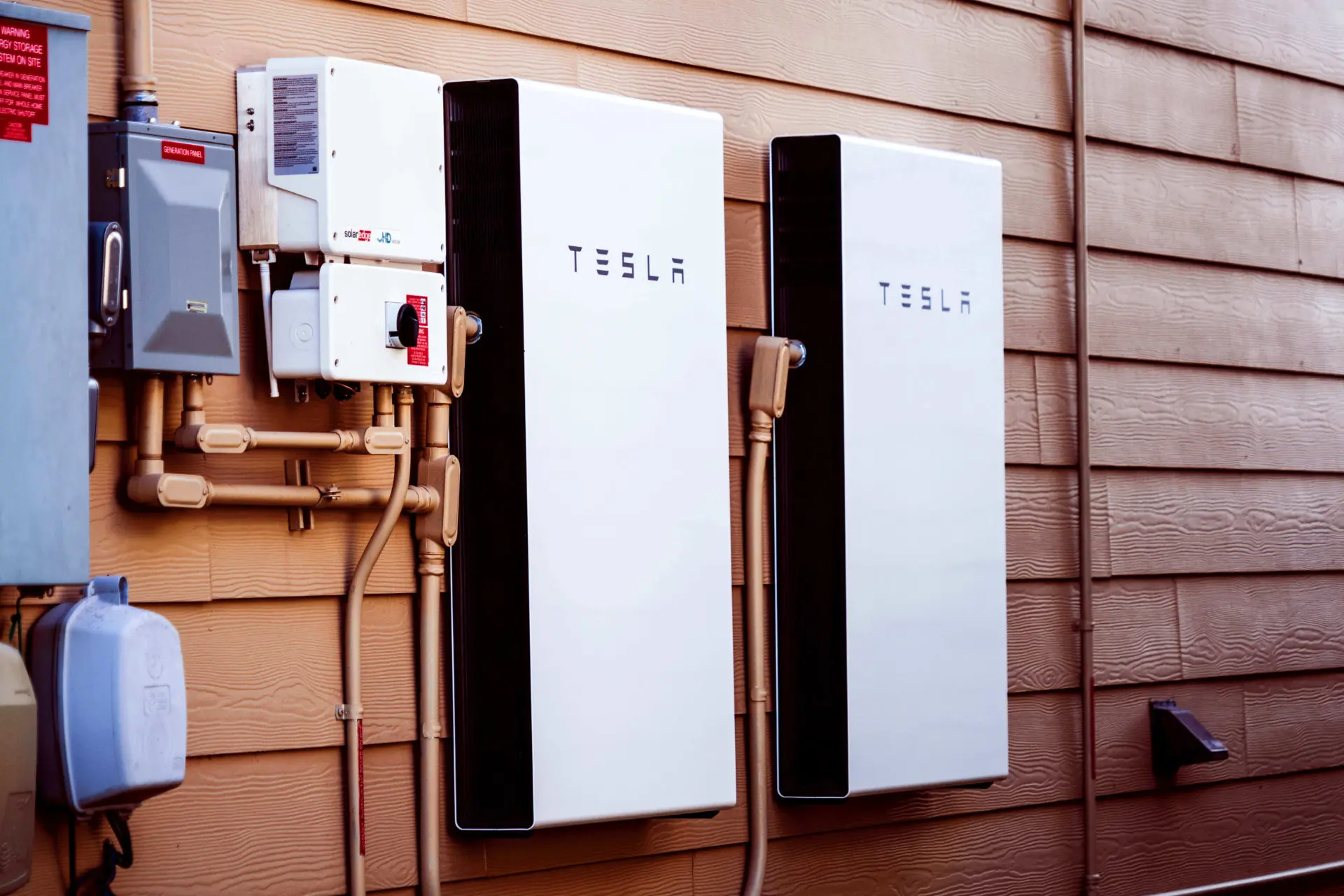 tesla solar battery